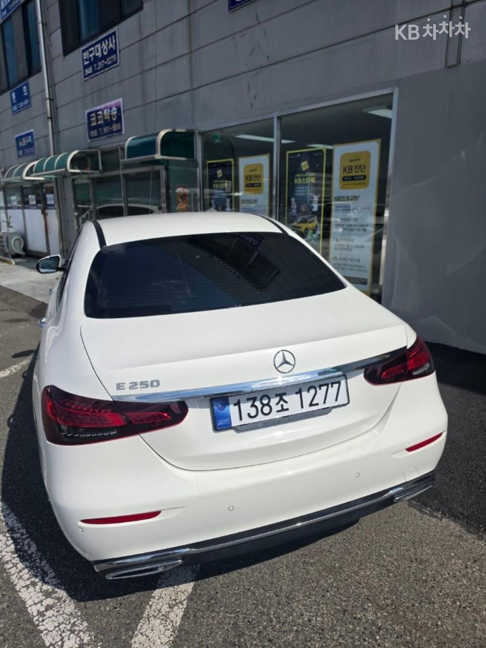 2021 Mercedes-Benz E (W213) photo