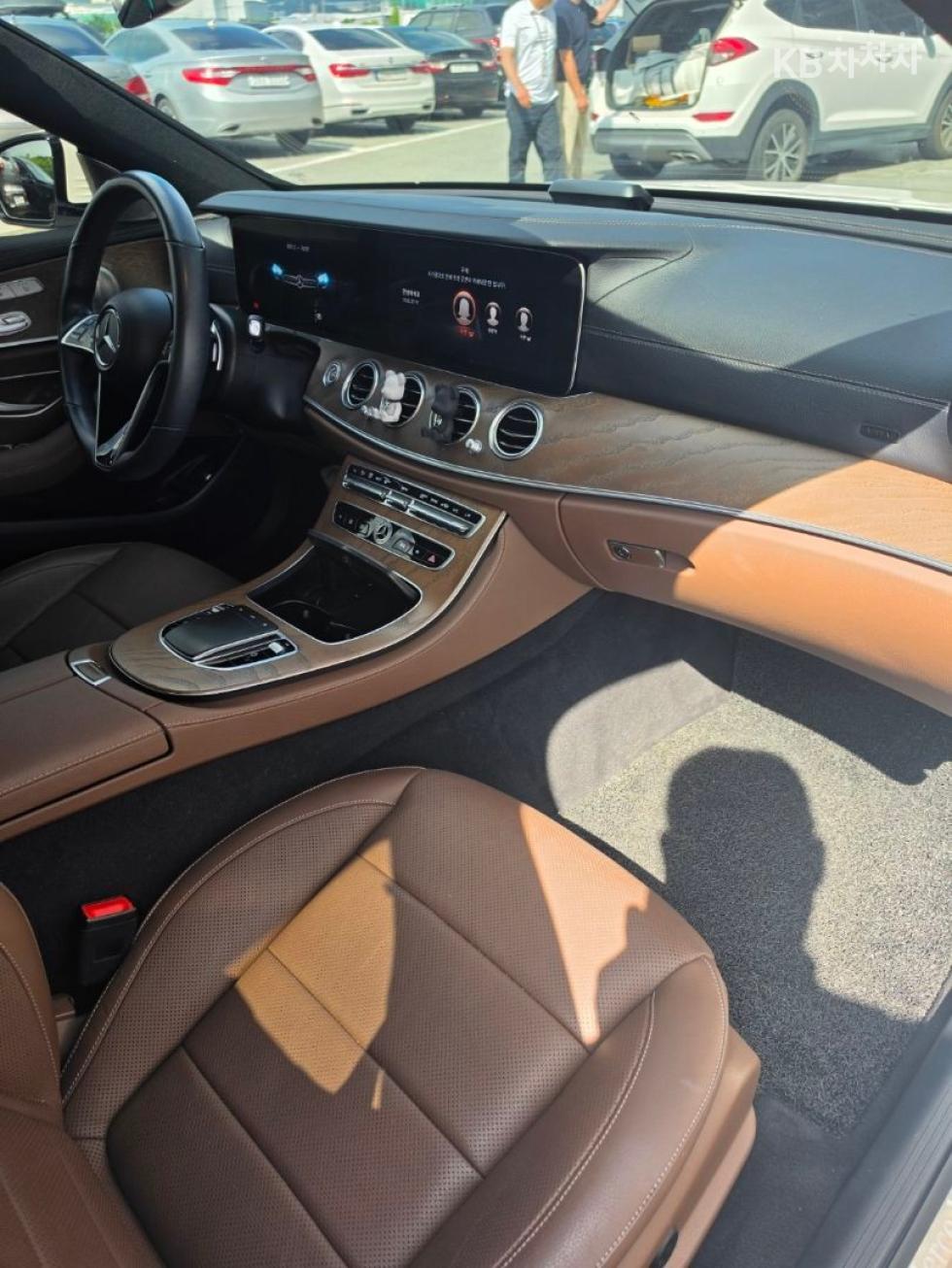 2021 Mercedes-Benz E (W213) photo