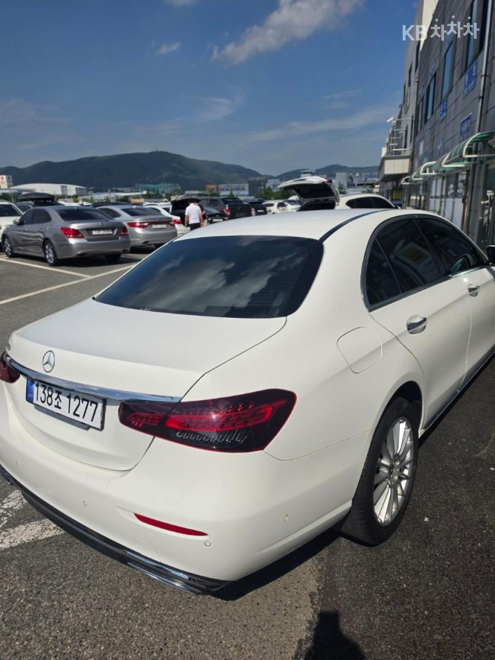 2021 Mercedes-Benz E (W213) photo