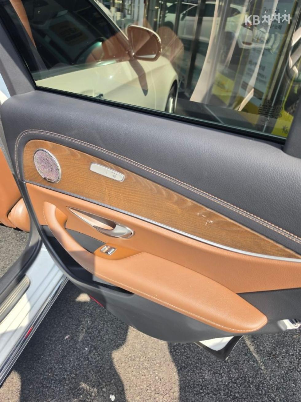 2021 Mercedes-Benz E (W213) photo