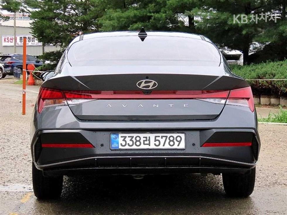 Hyundai Avante — miniaturë 4