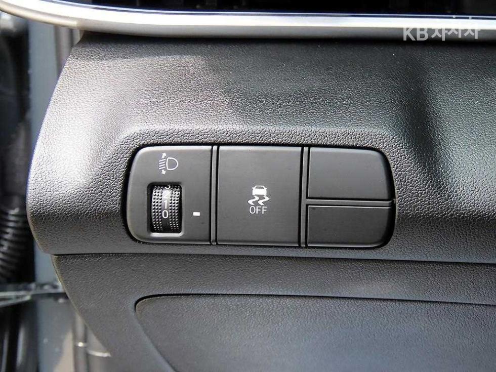 Hyundai Avante — miniaturë 12