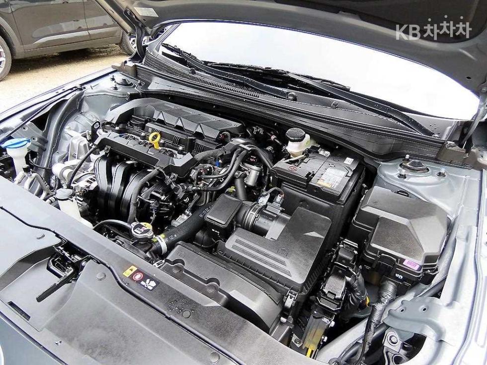 Hyundai Avante — miniaturë 18