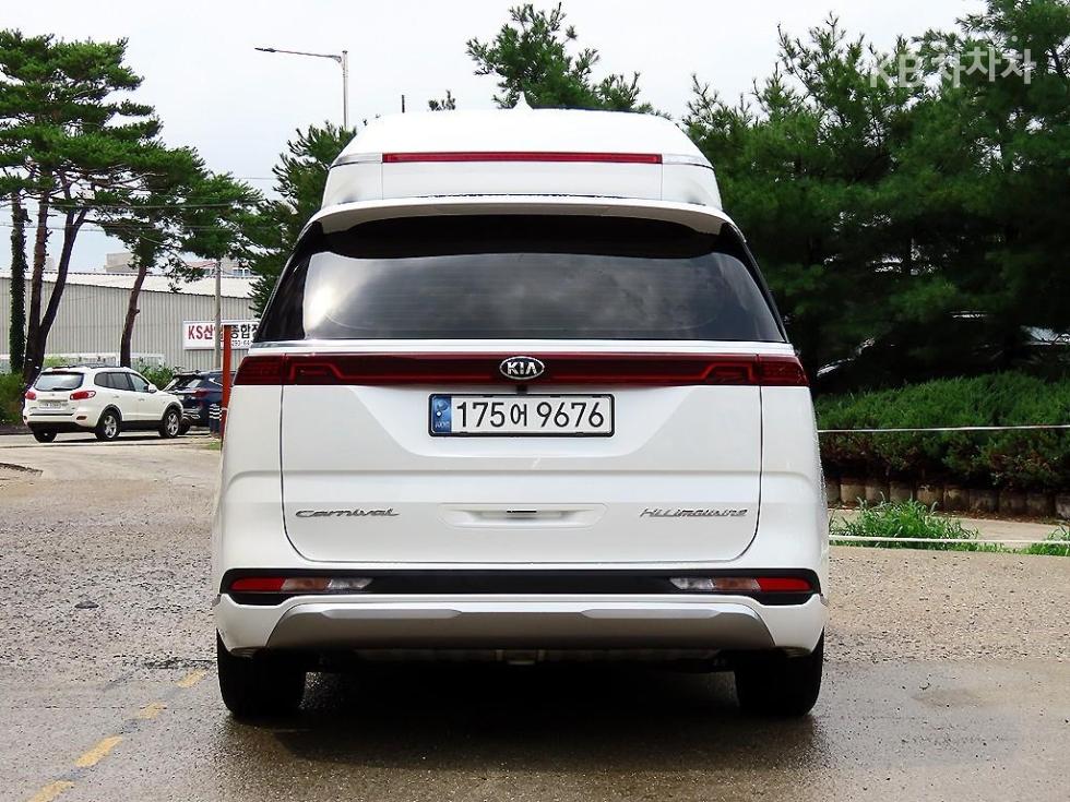 Kia Carnival — miniaturë 4