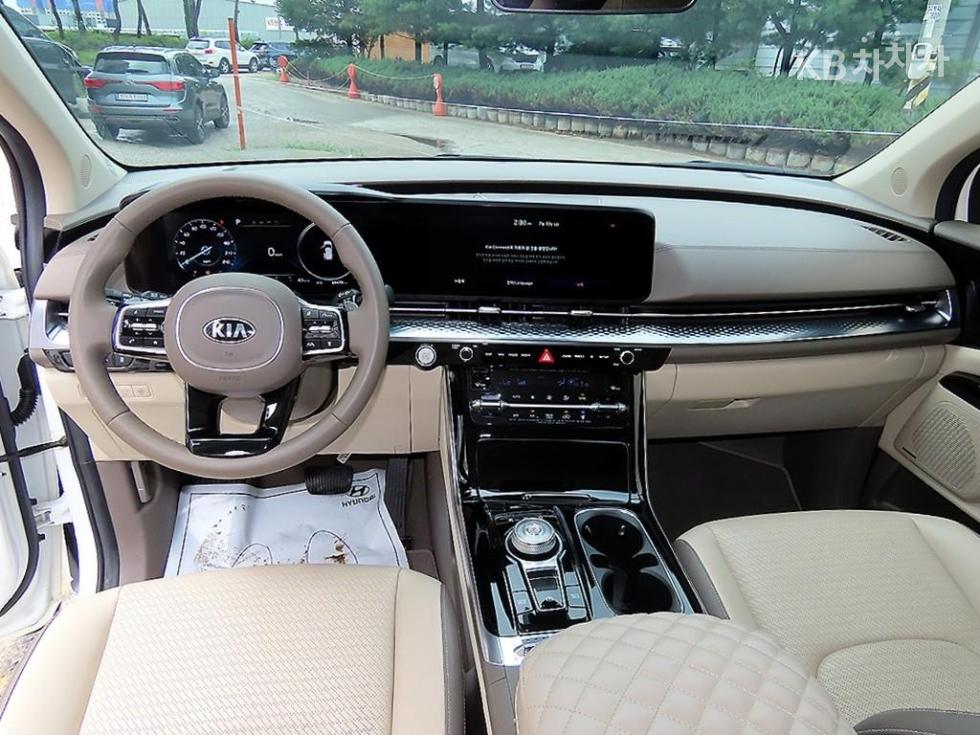 Kia Carnival — miniaturë 7
