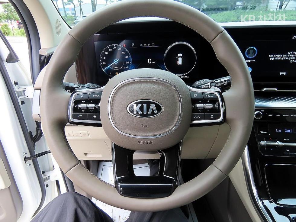 Kia Carnival — miniaturë 8