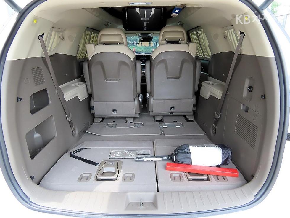 Kia Carnival — miniaturë 16