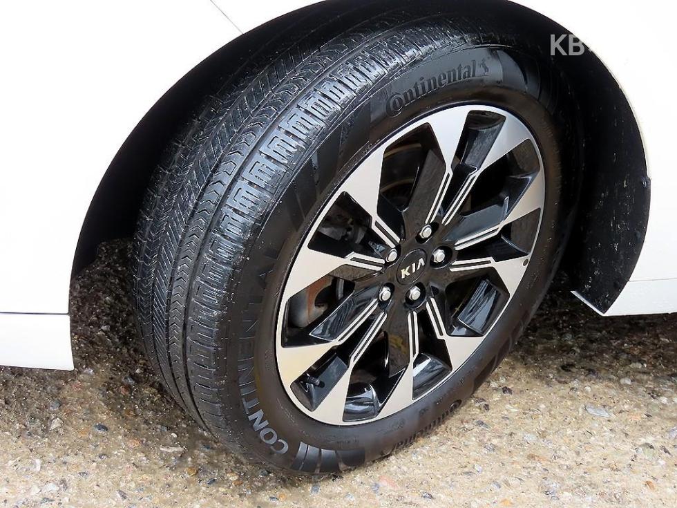 Kia Carnival — miniaturë 20