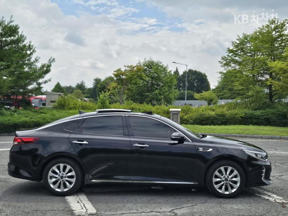 Kia K5 — miniaturë 6