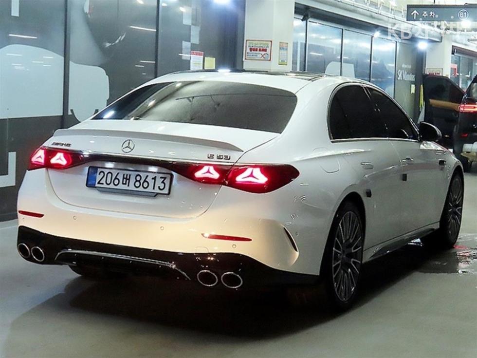 Mercedes-Benz E-klasse — miniaturë 4