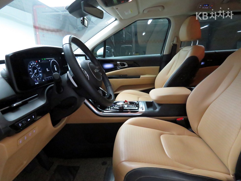 Kia Carnival — miniaturë 5