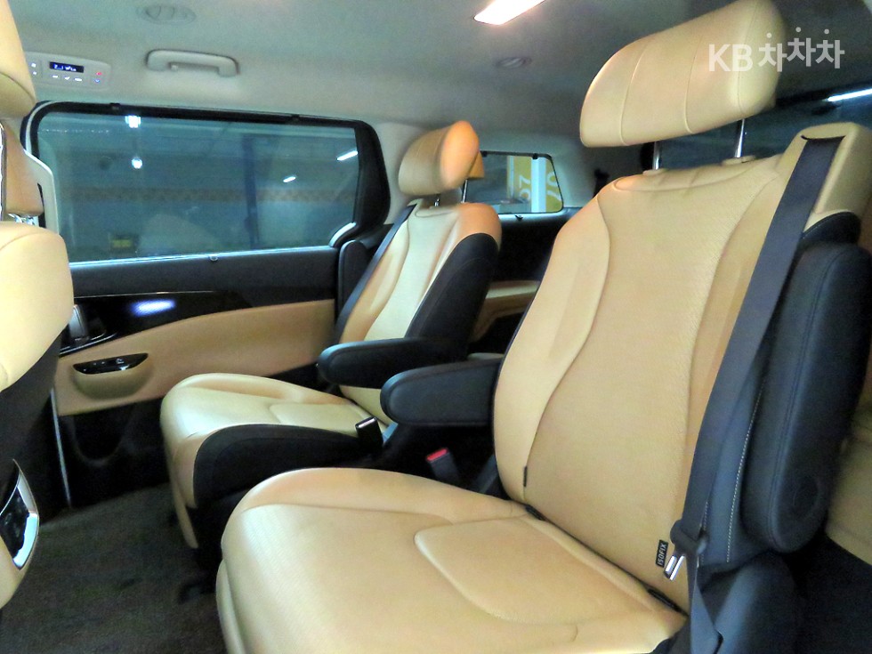 Kia Carnival — miniaturë 6