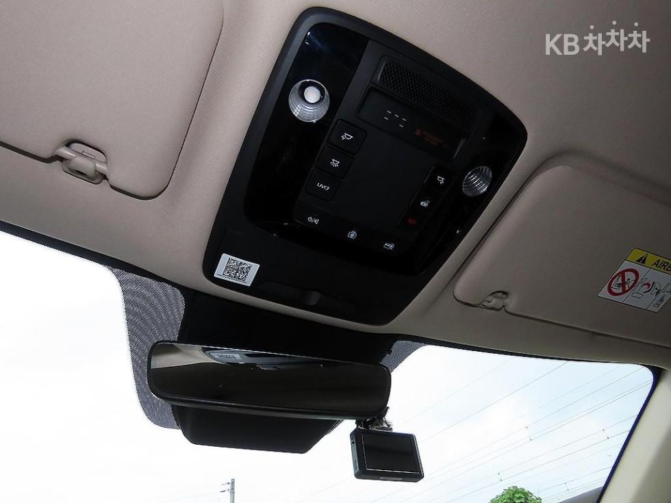 Kia Carnival — miniaturë 14