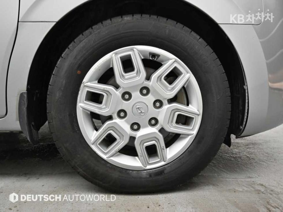 Hyundai Staria — miniaturë 5
