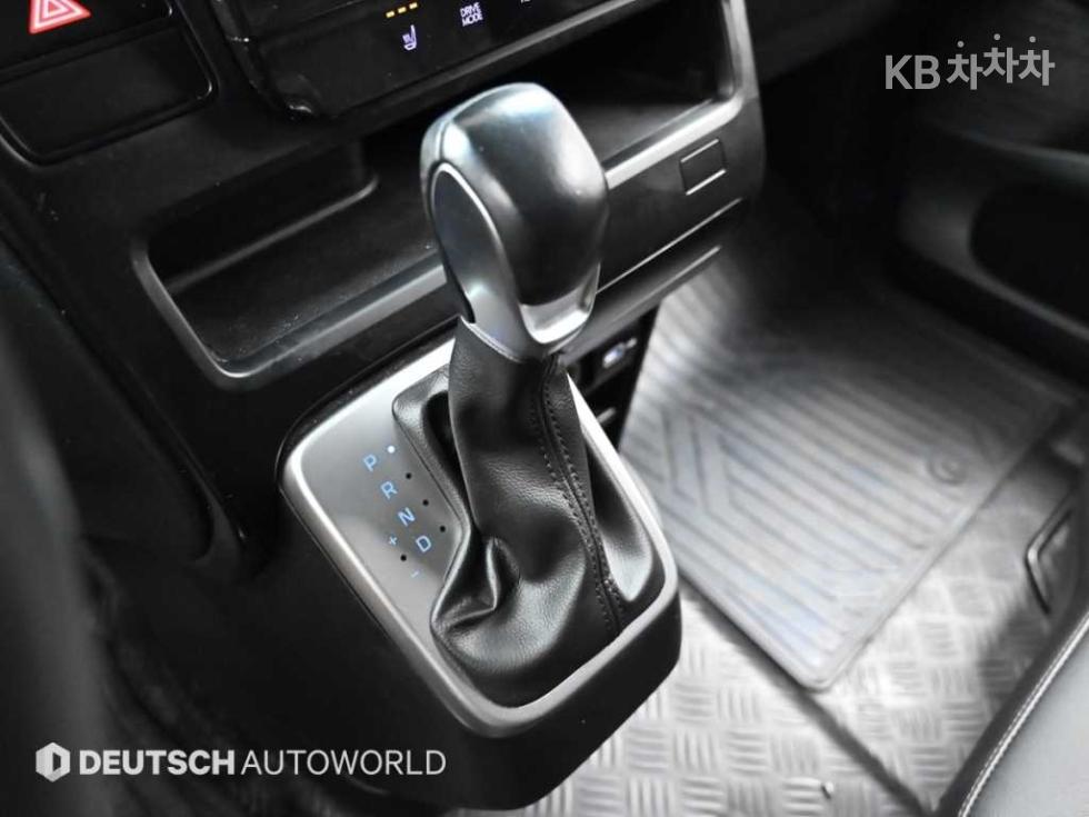 Hyundai Staria — miniaturë 9