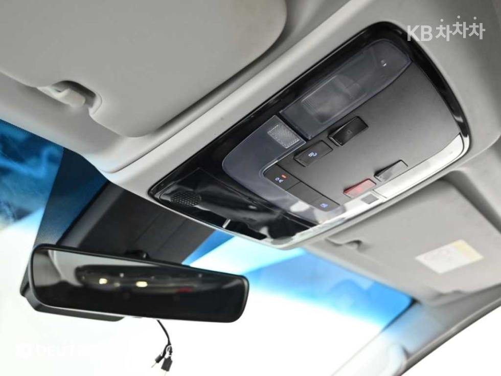 Hyundai Staria — miniaturë 18