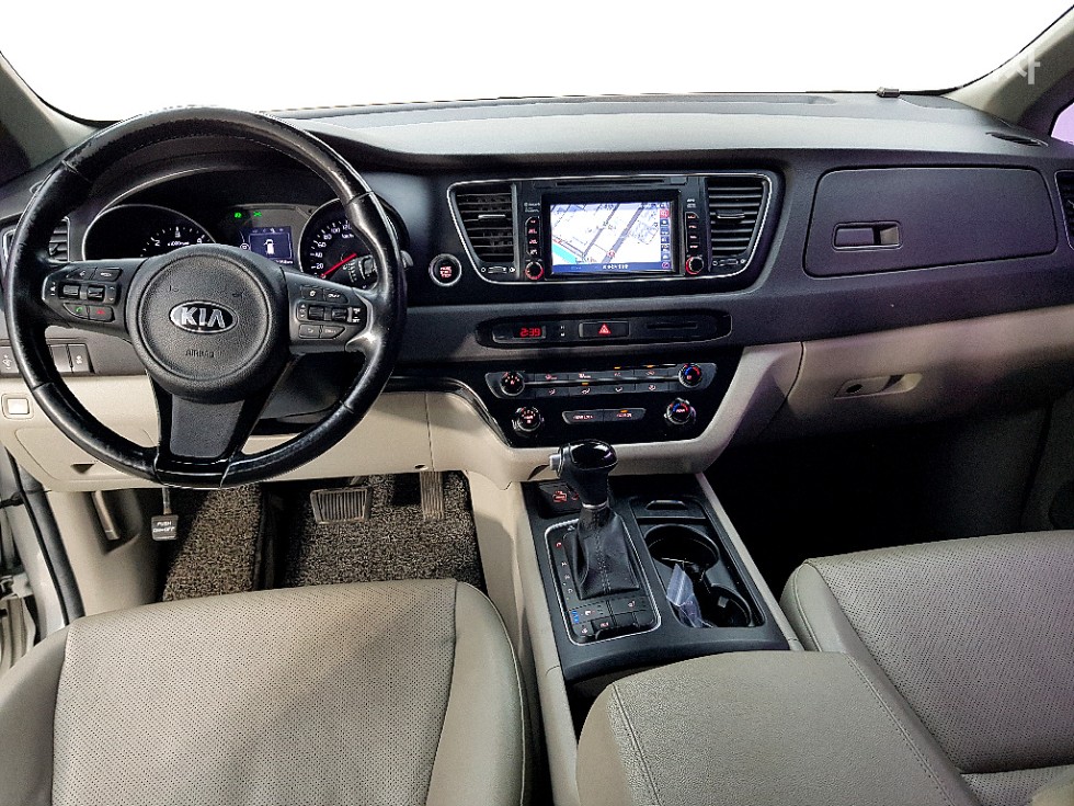 Kia Carnival — miniaturë 6