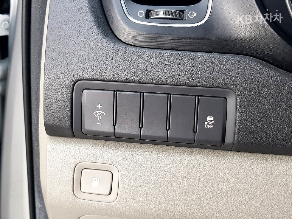 Kia Carnival — miniaturë 12