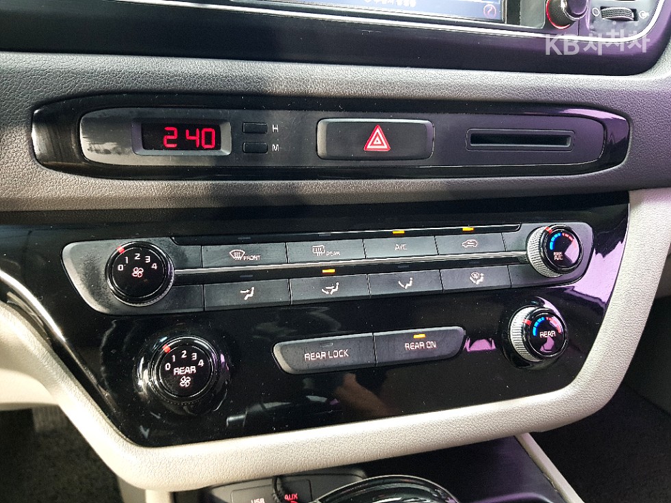 Kia Carnival — miniaturë 13
