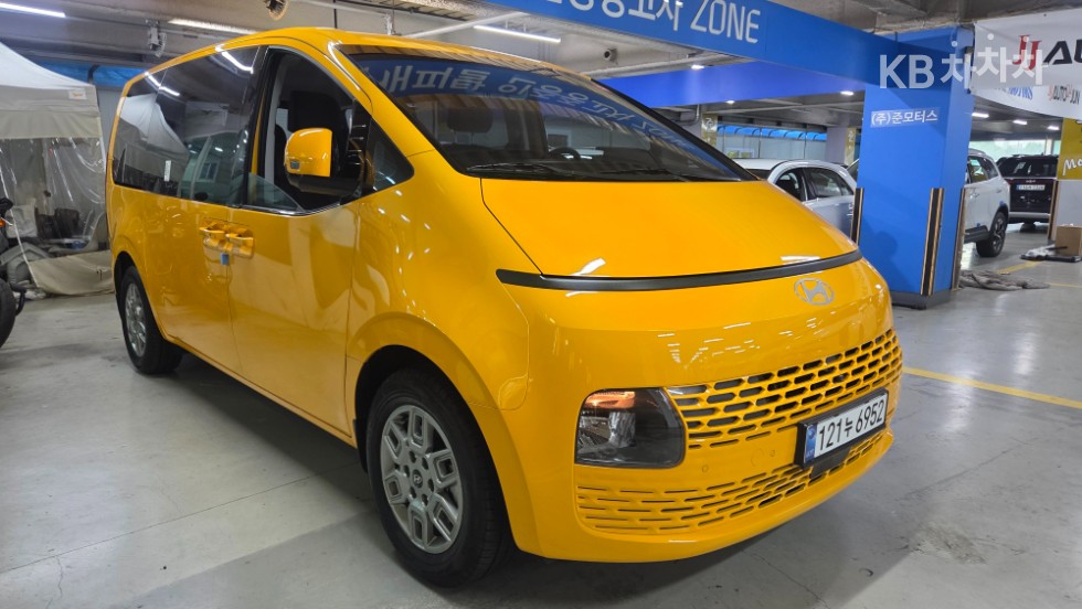 Hyundai Staria