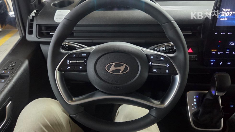 Hyundai Staria — miniaturë 15
