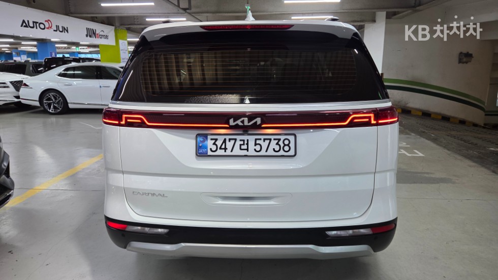Kia Carnival — miniaturë 3