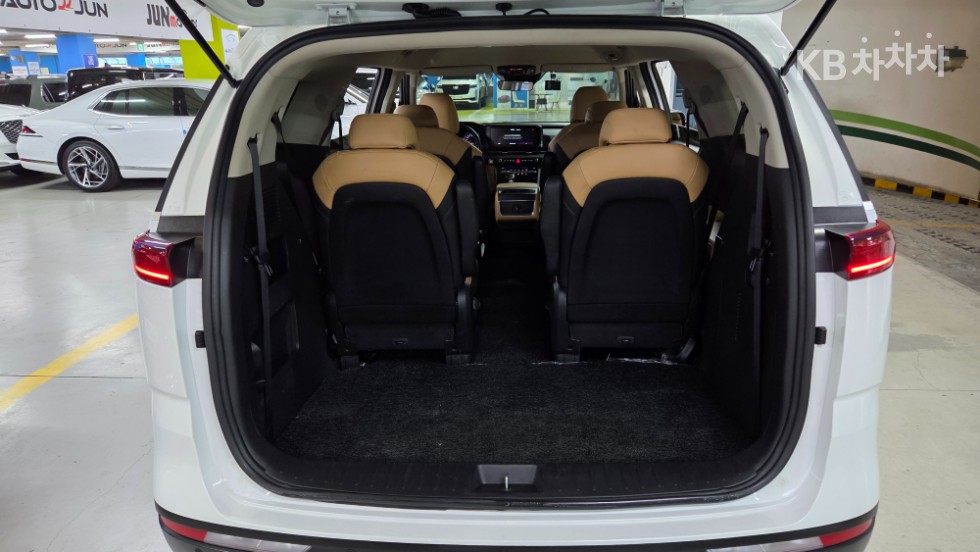 Kia Carnival — miniaturë 5
