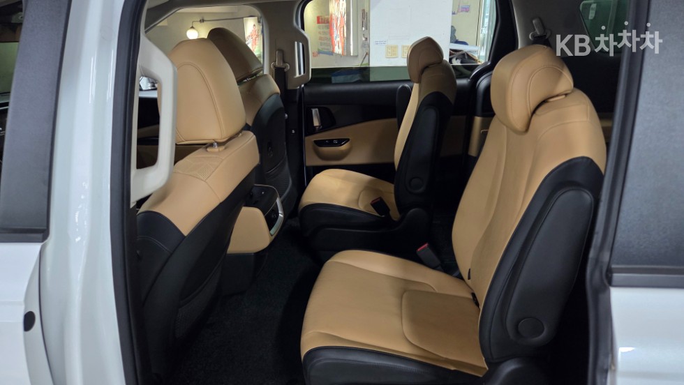 Kia Carnival — miniaturë 6