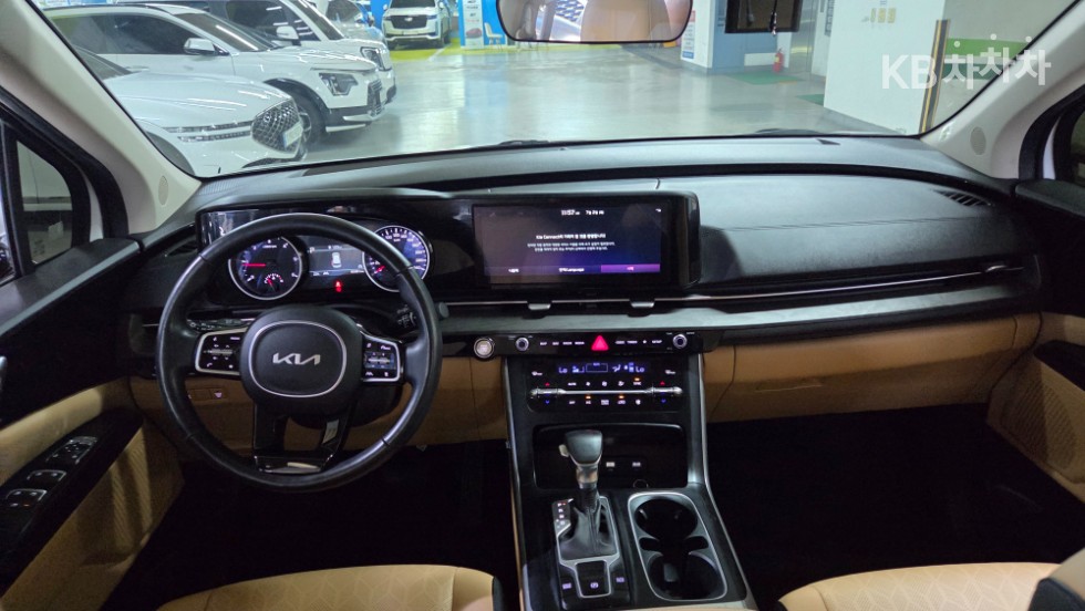 Kia Carnival — miniaturë 8