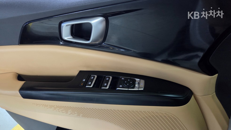 Kia Carnival — miniaturë 14