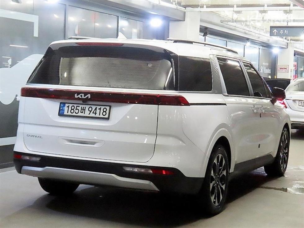 Kia Carnival — miniaturë 4