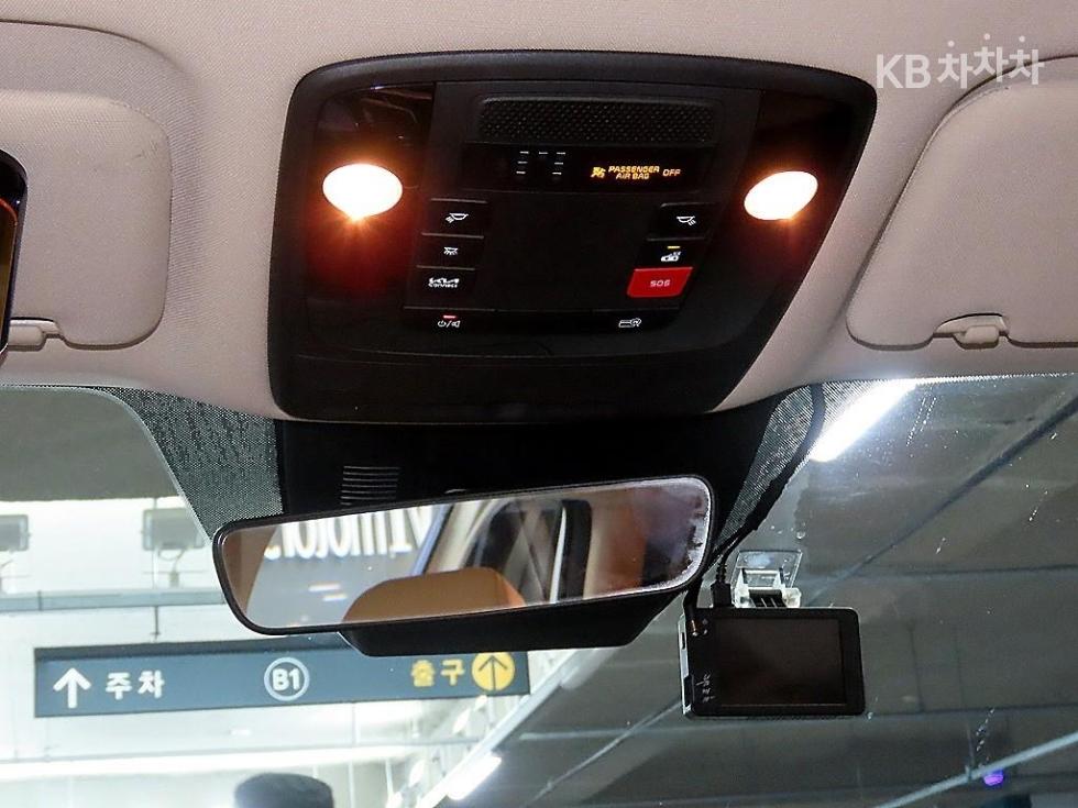 Kia Carnival — miniaturë 15