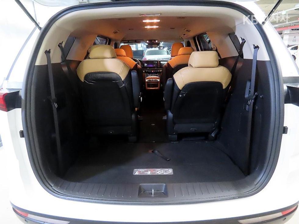 Kia Carnival — miniaturë 17