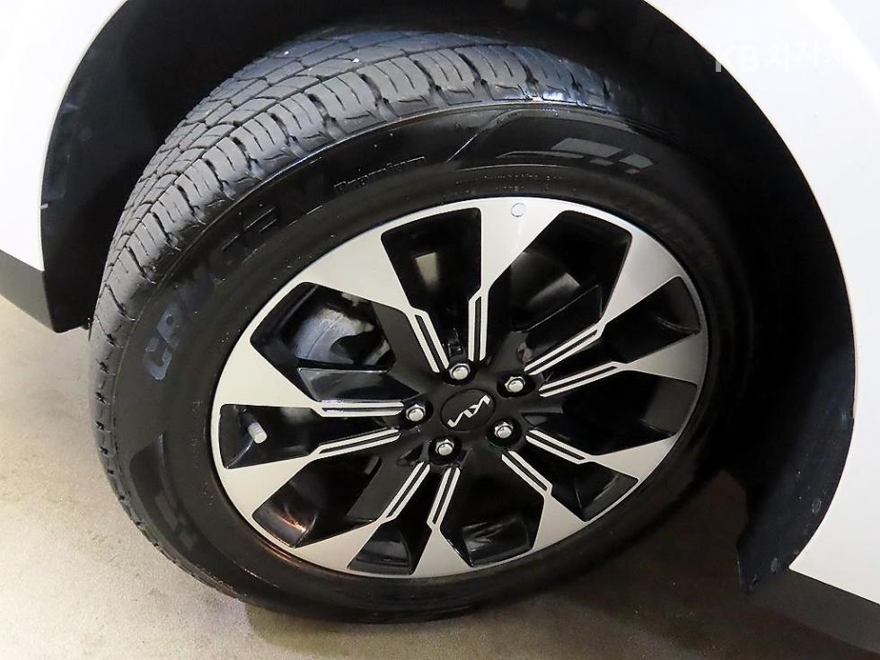 Kia Carnival — miniaturë 20
