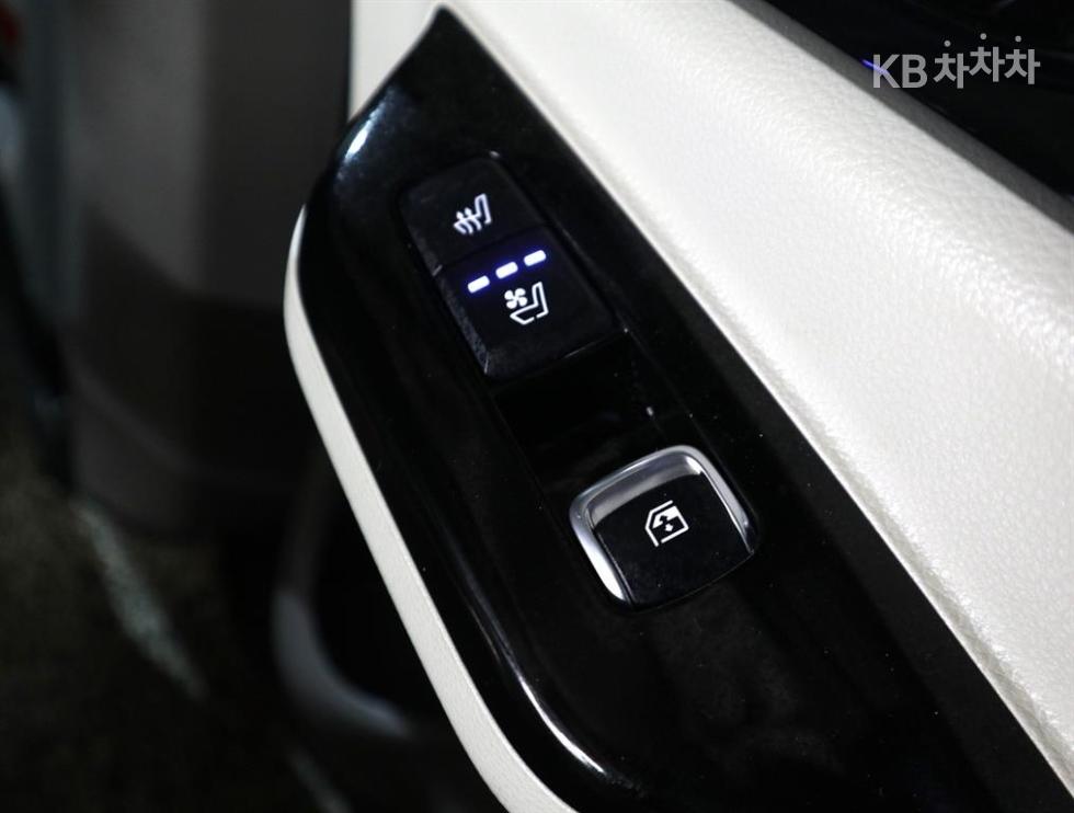 Kia Carnival — miniaturë 14