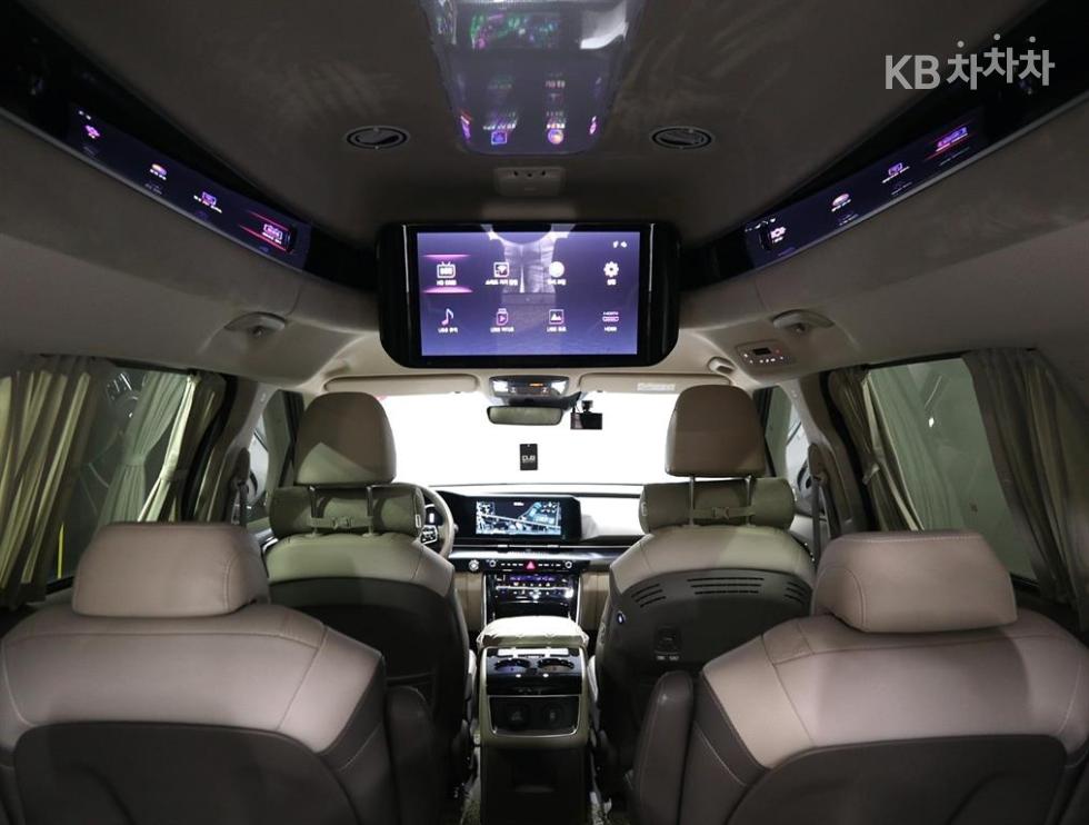 Kia Carnival — miniaturë 16