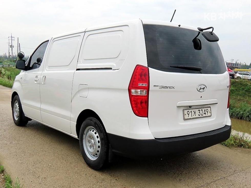 Hyundai Starex — miniaturë 3