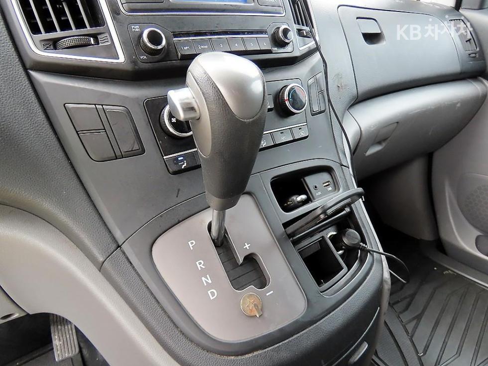 Hyundai Starex — miniaturë 10
