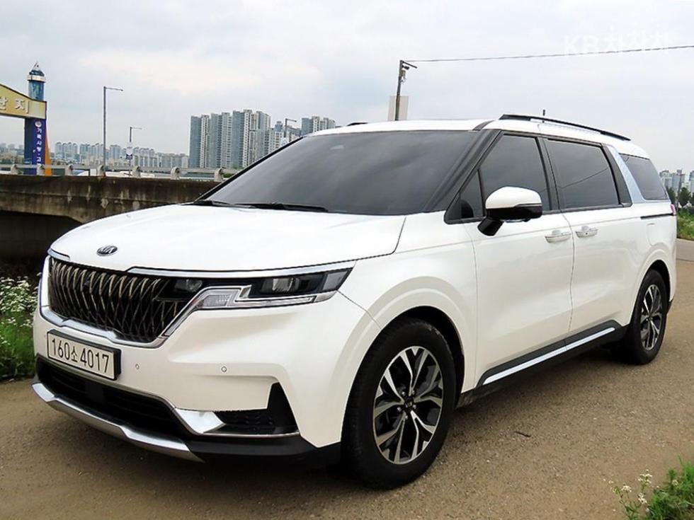 Kia Carnival — miniaturë 2