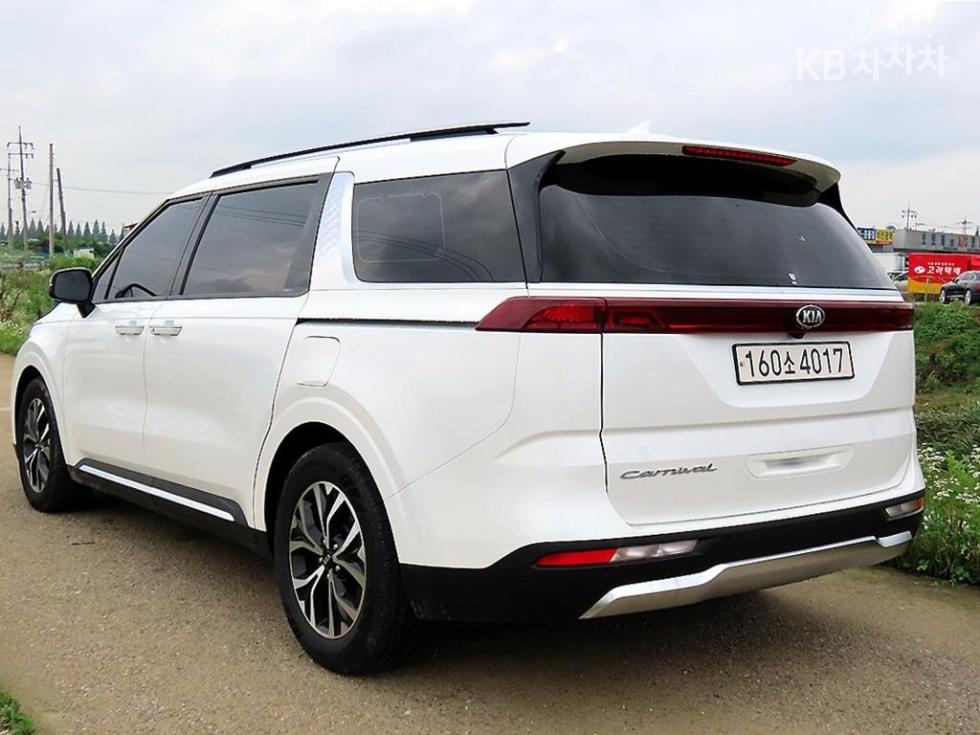 Kia Carnival — miniaturë 3