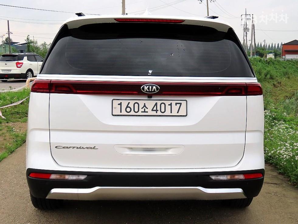 Kia Carnival — miniaturë 4