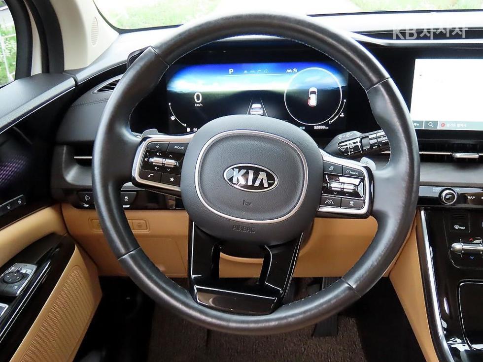 Kia Carnival — miniaturë 7