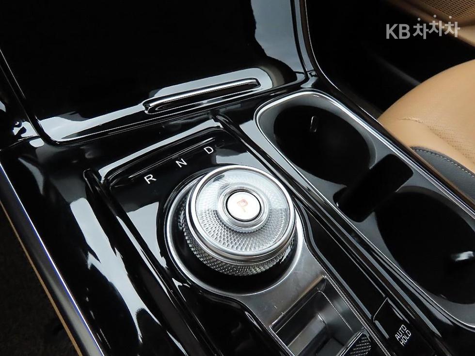Kia Carnival — miniaturë 11