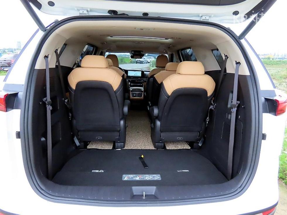 Kia Carnival — miniaturë 13