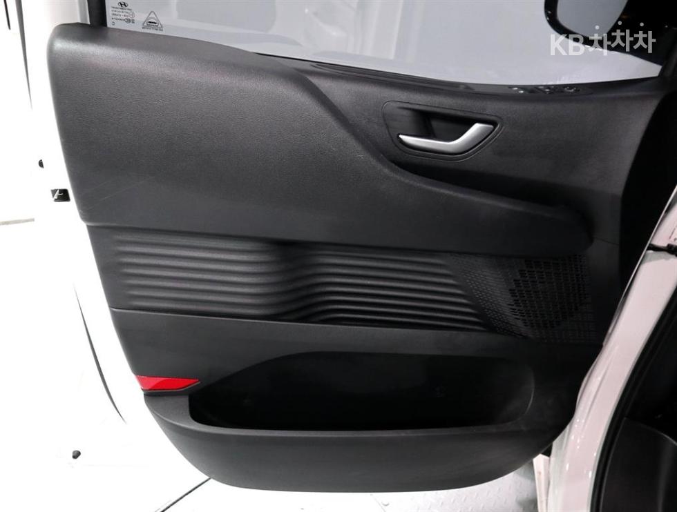 Hyundai Staria — miniaturë 8