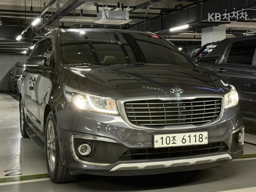 Kia Carnival — miniaturë 2