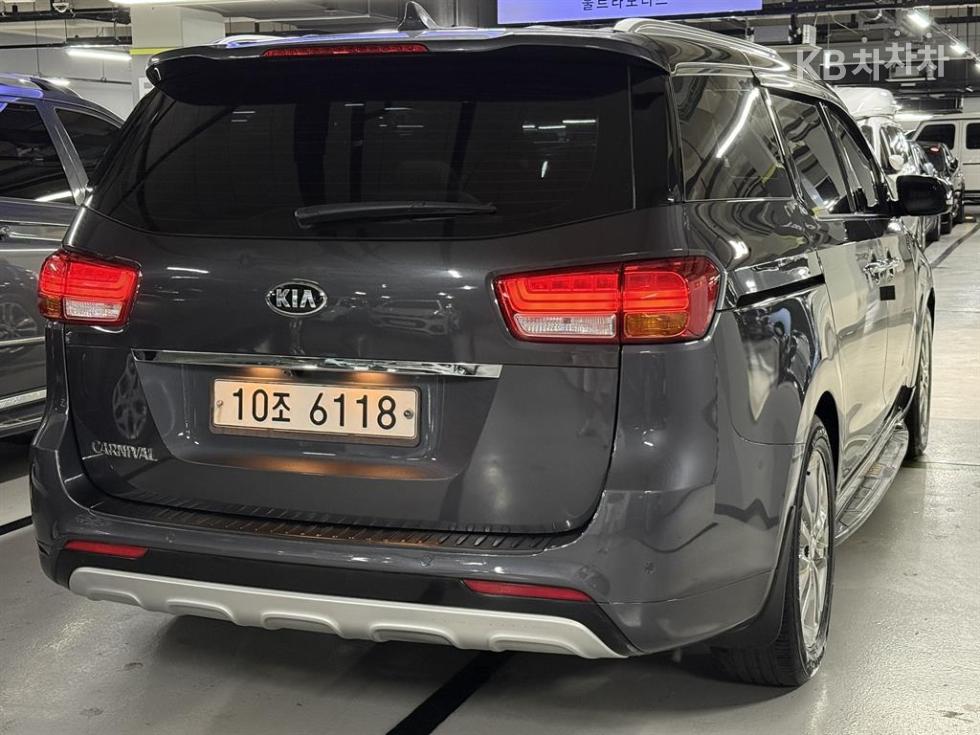 Kia Carnival — miniaturë 6