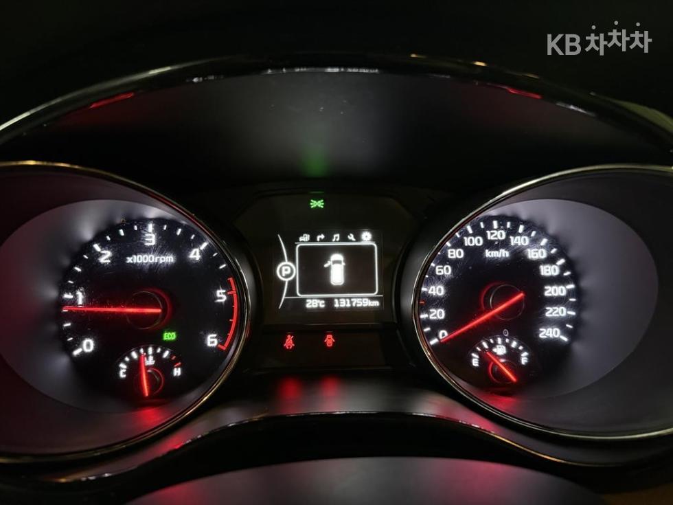 Kia Carnival — miniaturë 7