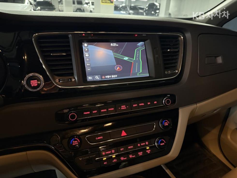 Kia Carnival — miniaturë 12