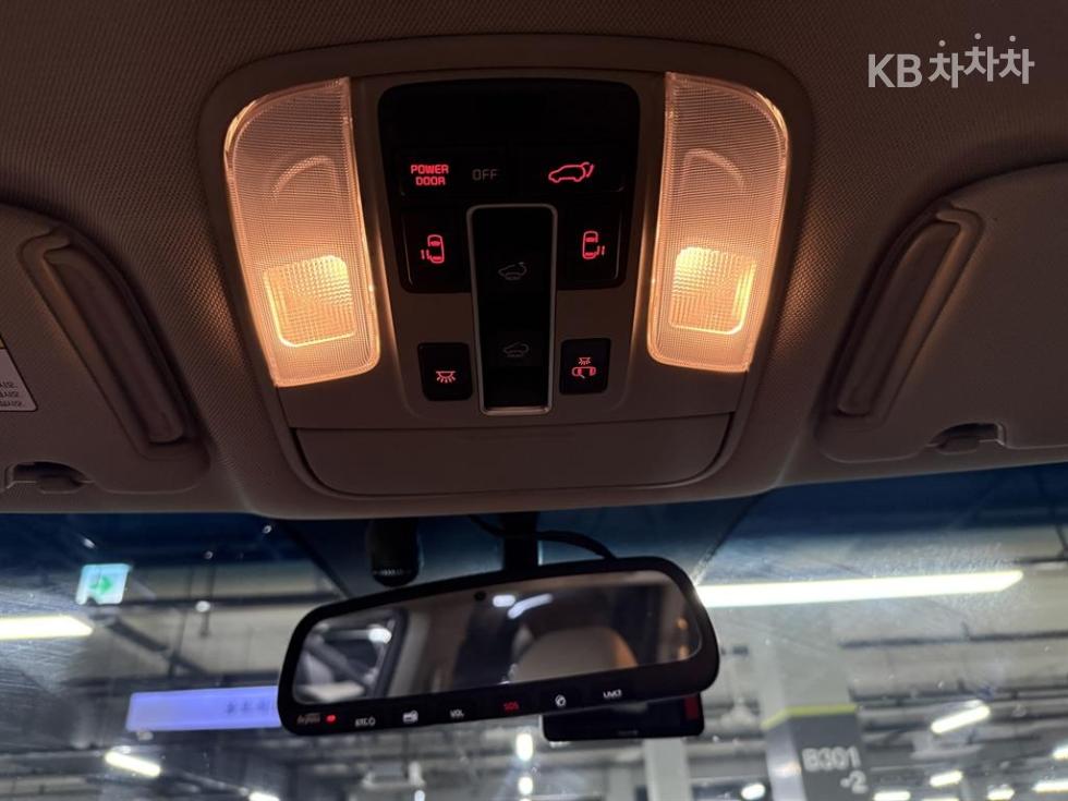 Kia Carnival — miniaturë 16